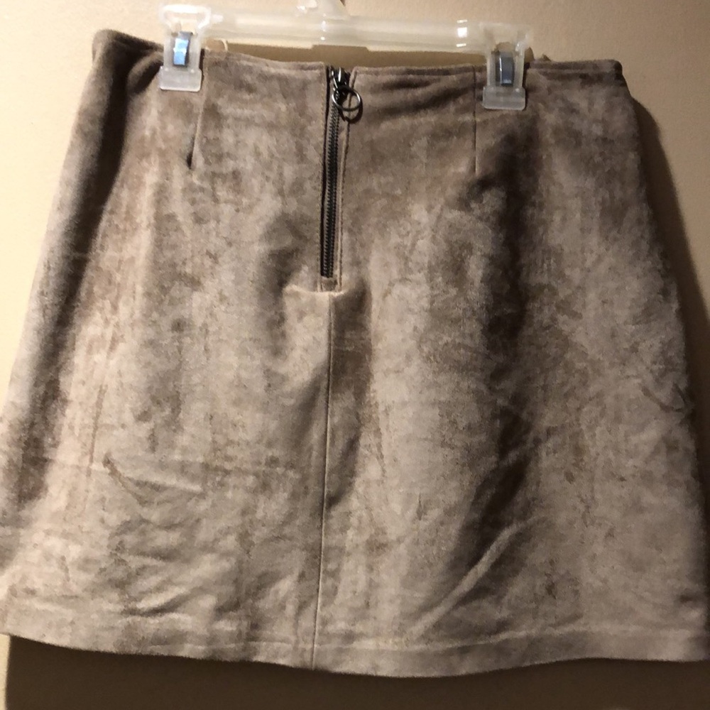 Blank NYC tan soft faux suede mini skirt - Picture 5 of 12